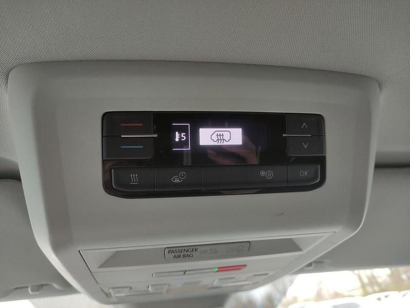 Gebraucht VW Multivan Comfortline 204 PS (150 kW) 2023 Indiumgrau metallic Van