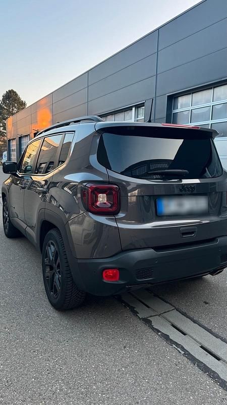 Gebraucht Jeep Renegade 150 PS (110 kW) 2019 Grau SUV