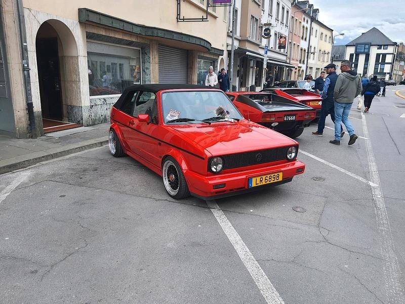 Rot Gebraucht 1992 VW Golf Cabriolet Sportline Cabrio | 12.480 € - Bild 1/4