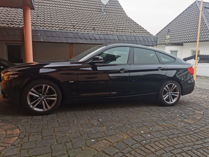 Schwarz Gebraucht 2017 BMW 320 Gran Turismo Sport Line Limousine | 22.790 € - Bild 1/4