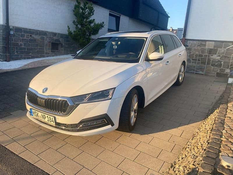 Weiß Gebraucht 2020 Skoda Octavia Style Kombi | 18.500 € (Guter Preis) - Bild 1/4