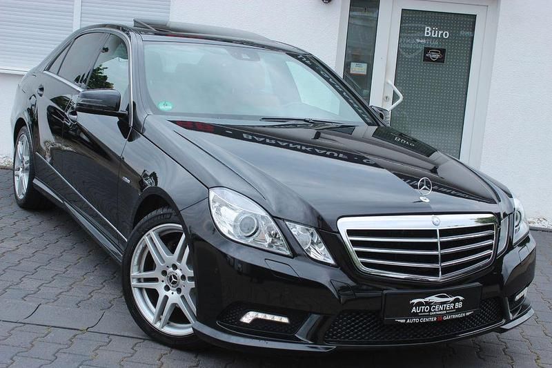 Schwarz Gebraucht 2010 Mercedes E250 AMG Limousine | 13.999 € (Etwas zu teuer) - Bild 1/4