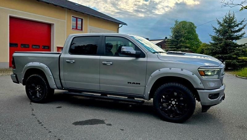 Silber Gebraucht 2024 Dodge Ram Abholung | 65.990 € - Bild 1/4