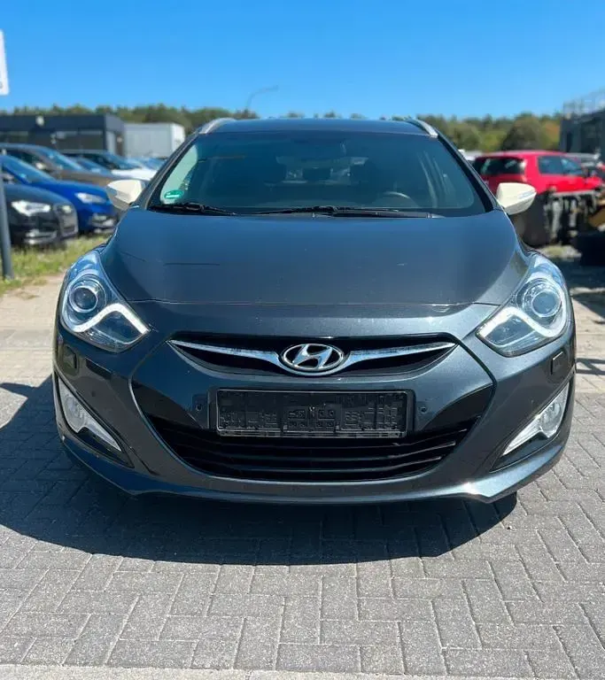 Gebraucht Hyundai i40 Edition 135 PS (99 kW) 2014 Grau Kombi
