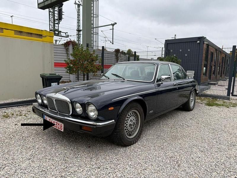 Gebraucht Jaguar XJ12 264 PS (194 kW) 1991 Blau Limousine
