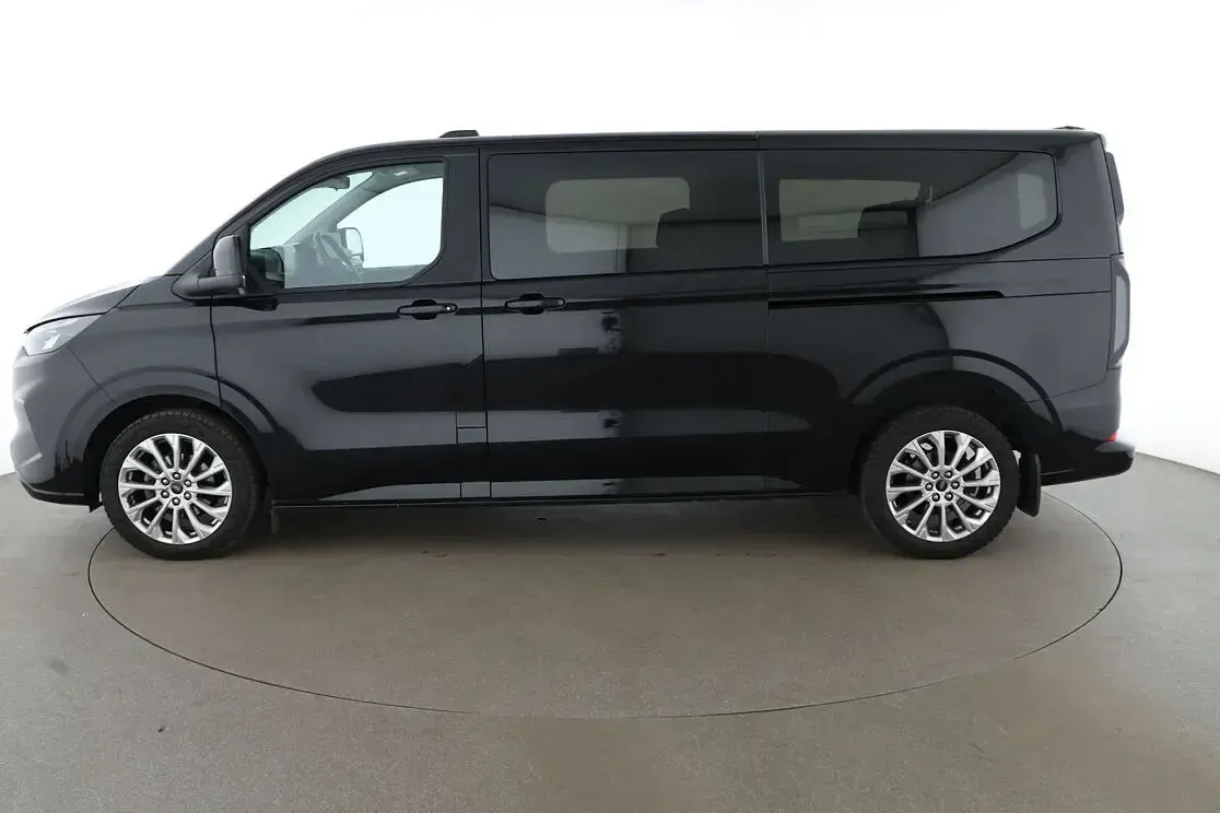 Gebraucht Ford Tourneo Custom Titanium 170 PS (125 kW) 2024 Schwarz Van