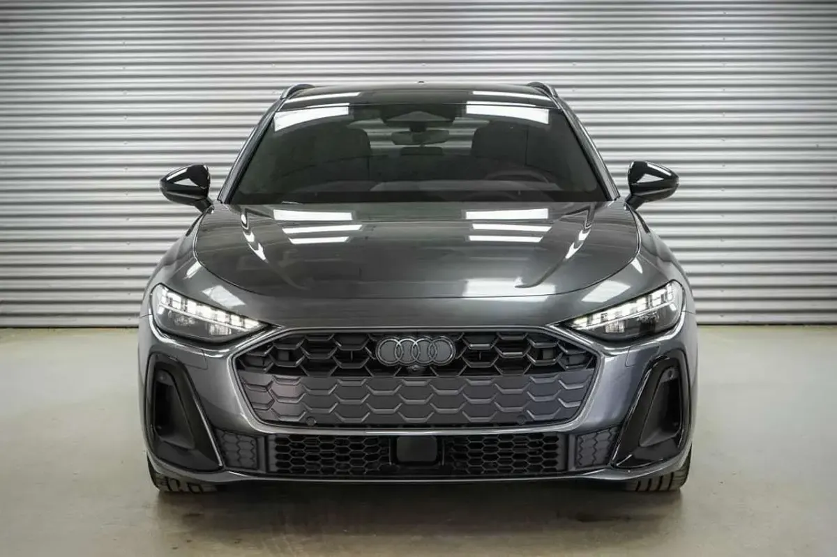 Neu Audi A5 S-Line 204 PS (150 kW) 2026 Daytonagrau metallic (6y) Kombi