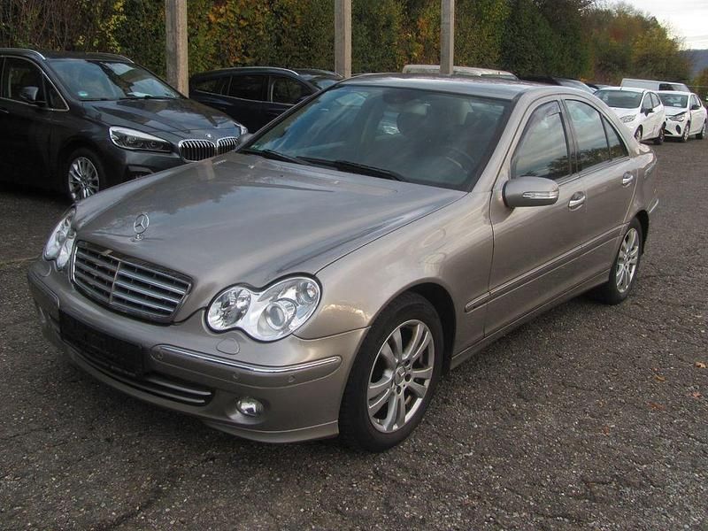 Silber Gebraucht 2006 Mercedes C220 Limousine | 3.990 € (Fairer Preis) - Bild 1/4