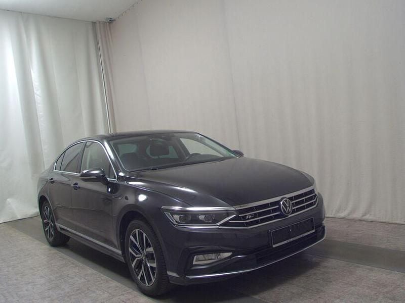 Gebraucht VW Passat Elegance 150 PS (110 kW) 2020 Grau Limousine