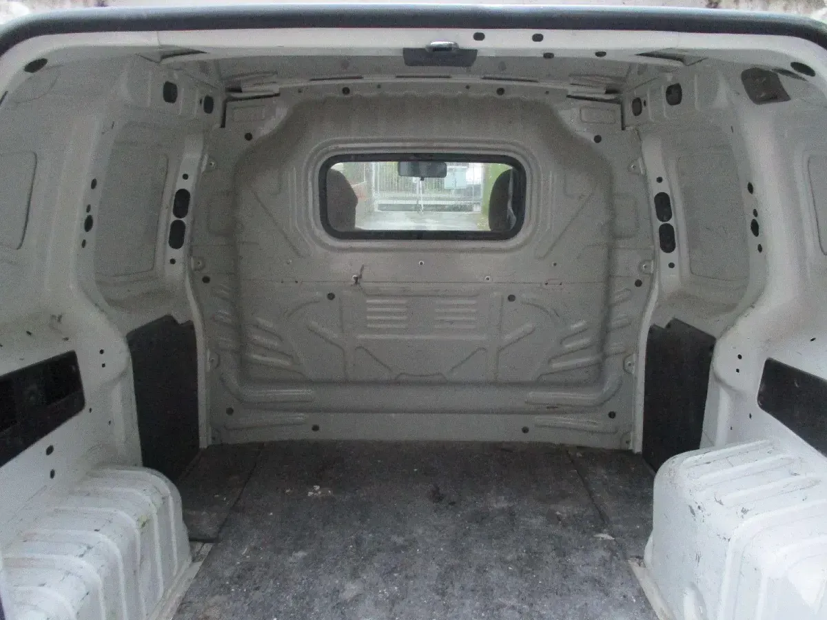 Gebraucht Peugeot Bipper 73 PS (53 kW) 2010 Weiß Van / Kleinbus