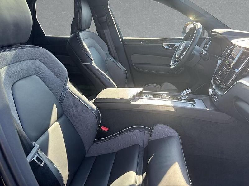 Gebraucht Volvo XC60 Plus 250 PS (183 kW) 2025 Andere SUV