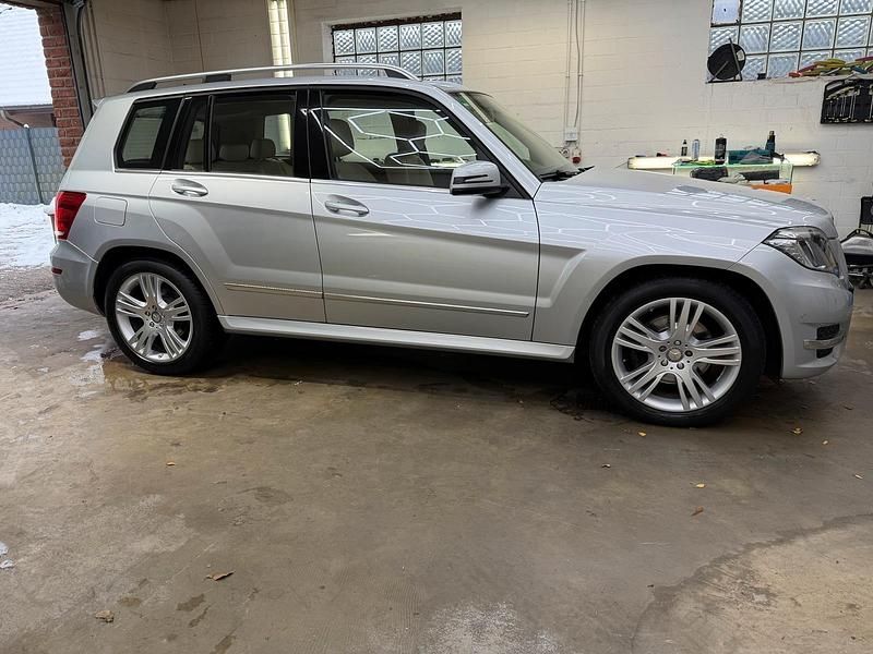 Gebraucht Mercedes GLK200 143 PS (105 kW) 2014 Silber SUV