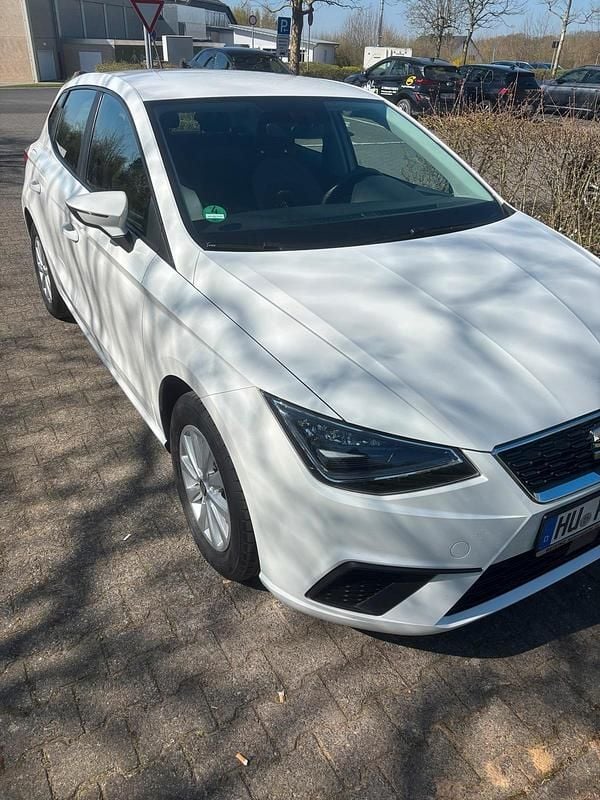 Weiß Gebraucht 2020 Seat Ibiza Style Limousine | 11.000 € (Fairer Preis) - Bild 1/4