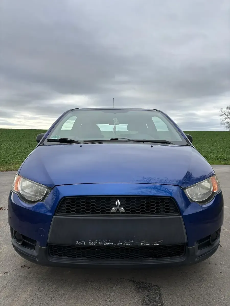 Gebraucht Mitsubishi Colt 75 PS (55 kW) 2010 Blau Kleinwagen