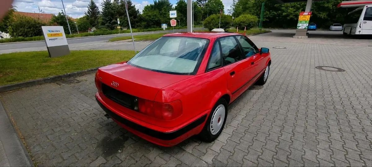 Używany Audi 80 Design 115 KM (84 kW) 1991 Czerwony Sedan/Limuzyna