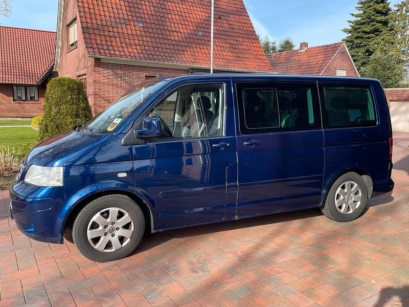 Second-hand VW T5 Highline 174 CP (127 kW) 2003 Albastru Van