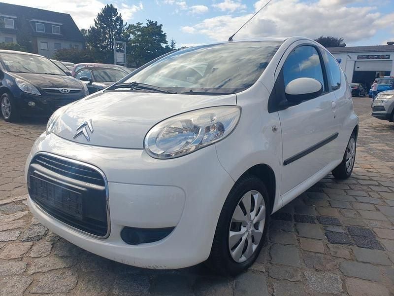 Weiß Gebraucht 2009 Citroën C1 Style Kleinwagen | 1.990 € (Guter Preis) - Bild 1/4