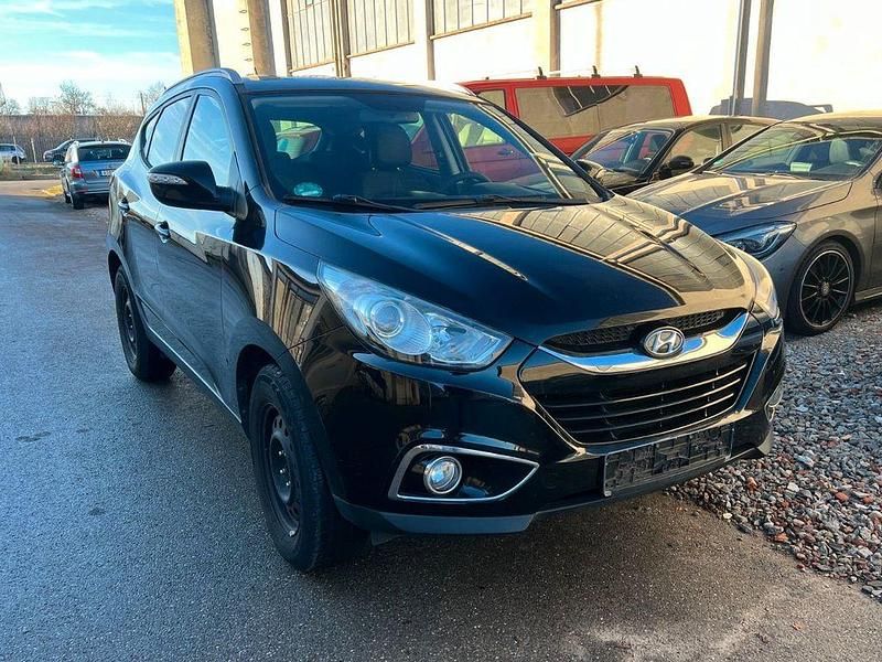 Schwarz Gebraucht 2013 Hyundai ix35 Edition SUV | 5.850 € (Superpreis) - Bild 1/4