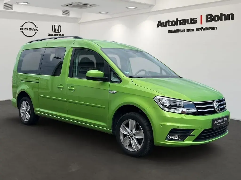 Second-hand VW Caddy Maxi Comfortline 131 CP (96 kW) 2020 Verde Monovolum