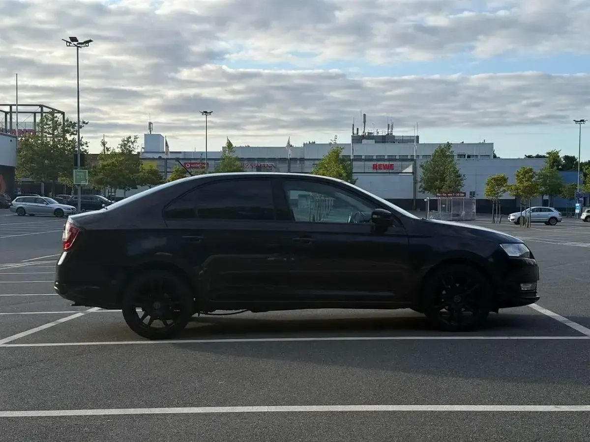 Gebraucht Skoda Rapid Ambition 95 PS (69 kW) 2019 Kleinwagen