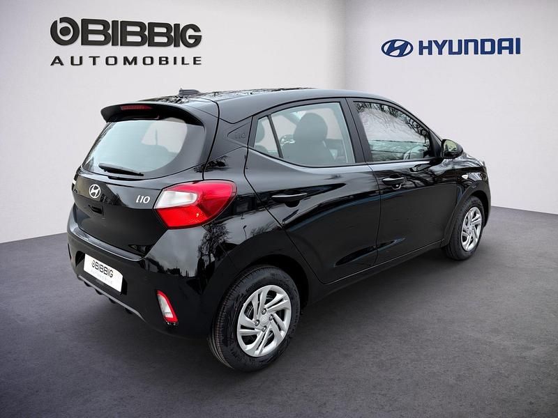 Gebraucht Hyundai i10 Select 63 PS (46 kW) 2025 Schwarz Kleinwagen