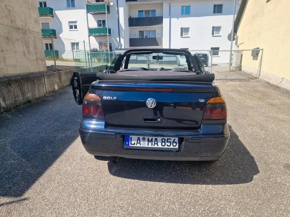 Gebraucht VW Golf Highline 100 PS (73 kW) 1999 Blau Cabrio