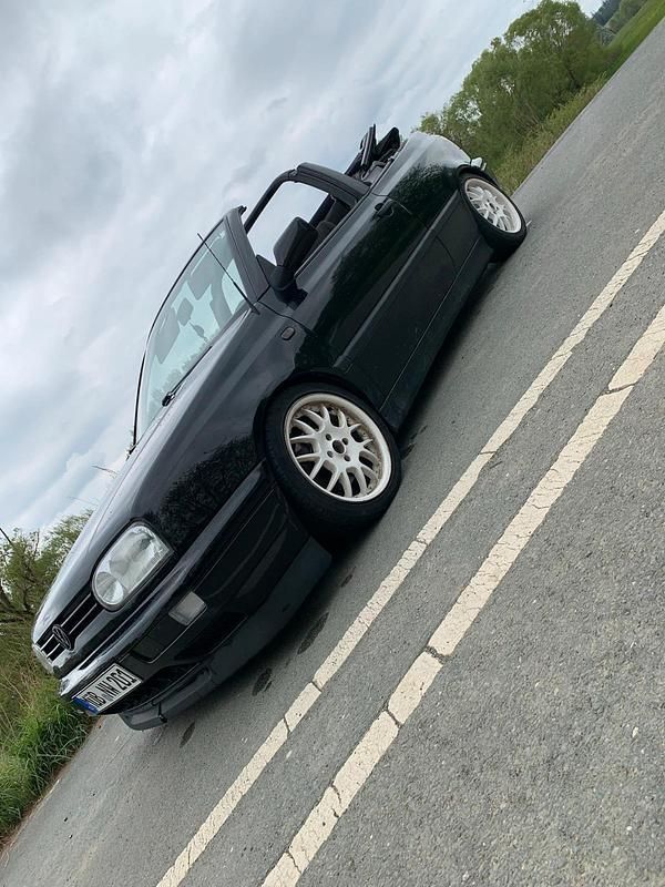 Schwarz Gebraucht 1996 VW Golf Cabriolet Cabrio | 1.400 € (Superpreis) - Bild 1/4