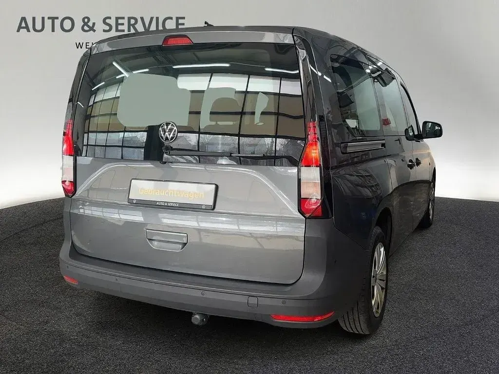 Używany VW Caddy Basis 122 KM (89 kW) 2022 Szary Minivan