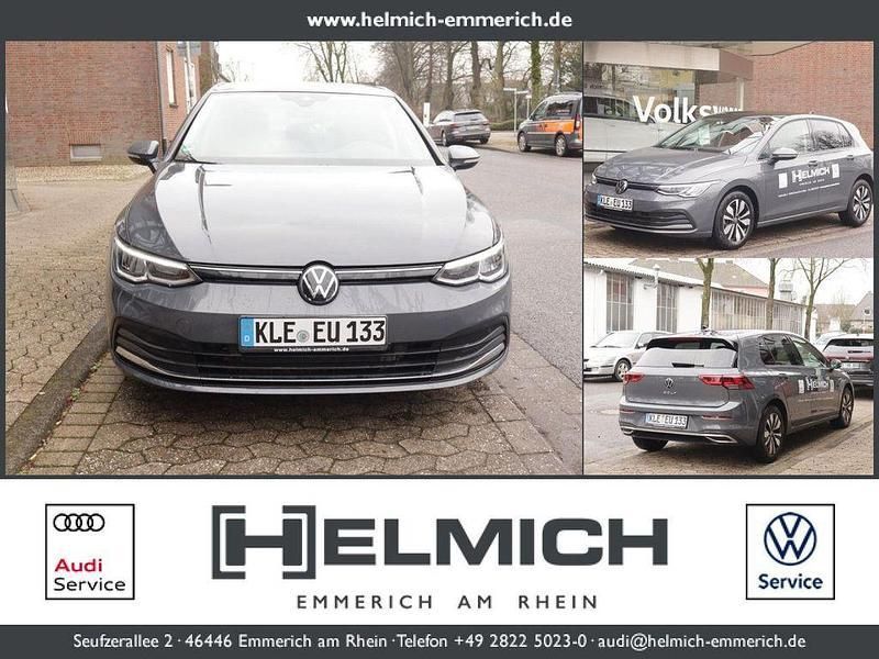 Grau (metallic) Gebraucht 2023 VW Golf VIII Move Limousine | 26.907 € (Teuer) - Bild 1/4