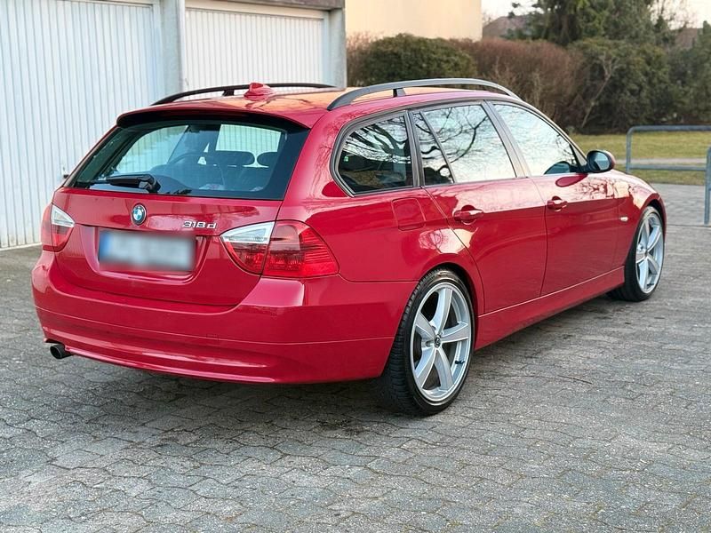 Gebraucht BMW 318 122 PS (89 kW) 2007 Rot Kombi