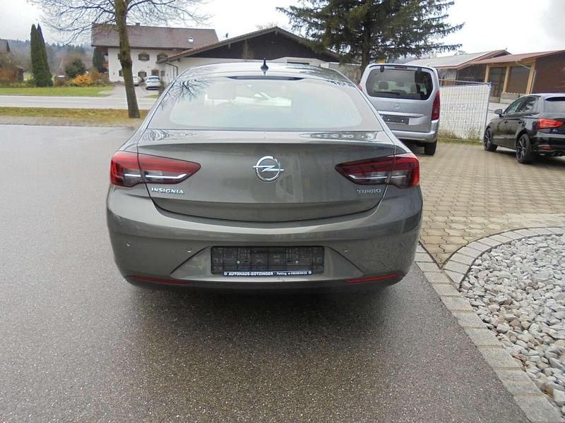 Gebraucht Opel Insignia Edition 165 PS (121 kW) 2019 Quarz grau Kleinwagen