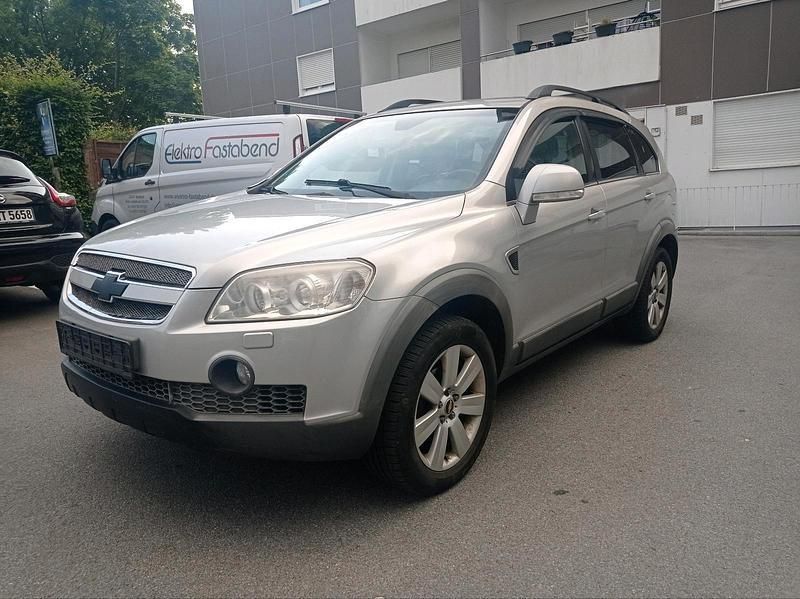 Silber Gebraucht 2008 Chevrolet Captiva SUV | 4.300 € - Bild 1/4