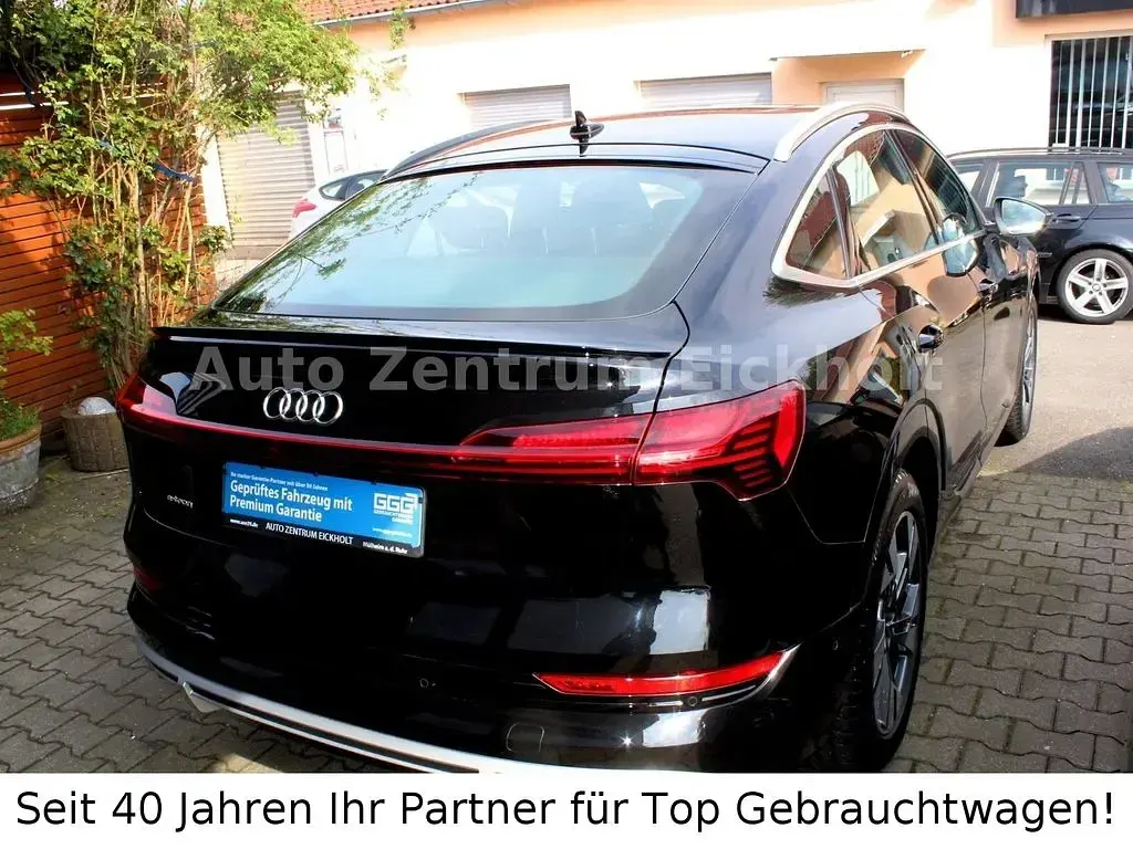 Second-hand Audi e-tron Sportback S-Line 300 kW (408 CP) 2023 Negru SUV