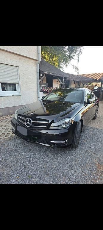 Gebraucht Mercedes C220 170 PS (125 kW) 2014 Schwarz Coupé