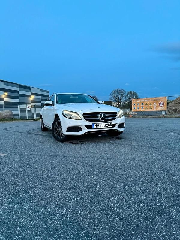 Weiß Gebraucht 2015 Mercedes C220 Kombi | 12.500 € (Superpreis) - Bild 1/4