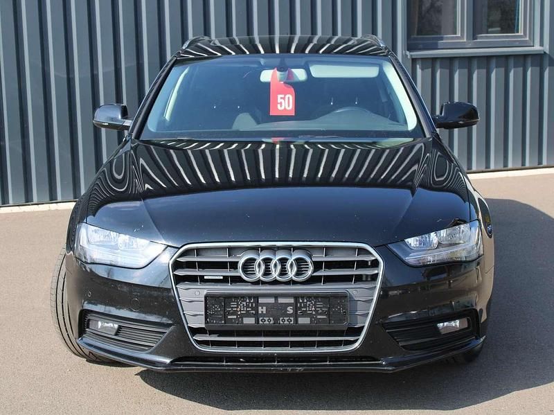 Gebraucht Audi A4 Ambiente 190 PS (139 kW) 2014 Mythosschwarz metallic Kombi
