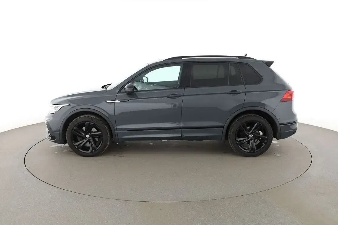 Gebraucht VW Tiguan R-line 150 PS (110 kW) 2024 Grau SUV