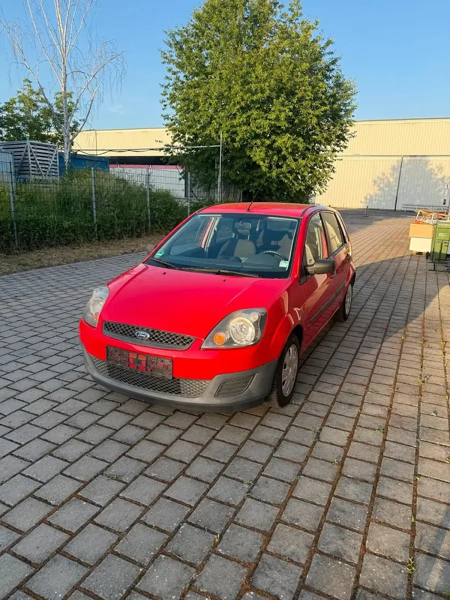 Gebraucht Ford Fiesta 70 PS (51 kW) 2006 Rot Kleinwagen