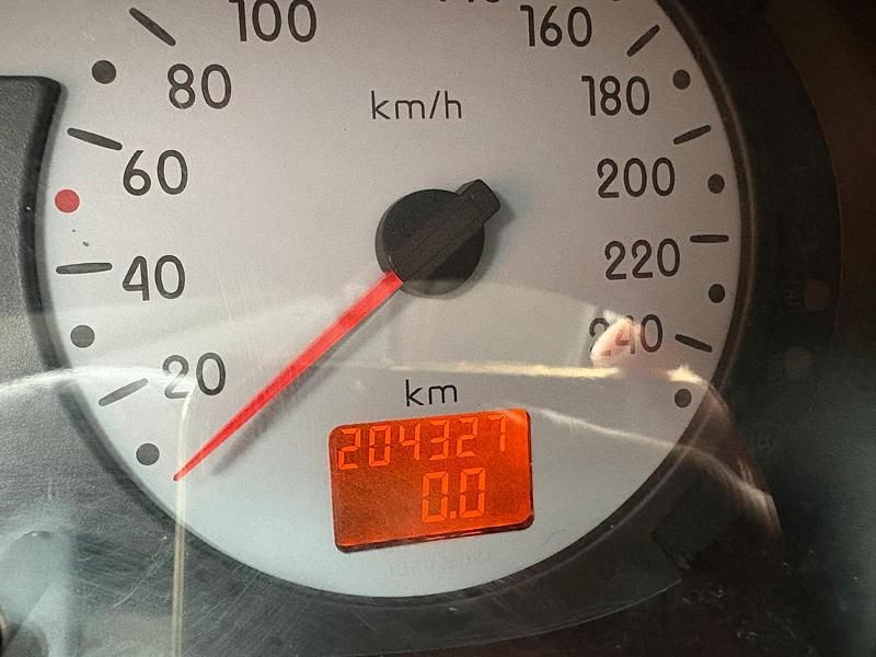 Gebraucht Renault Clio II 55 PS (40 kW) 2000 Silber Kleinwagen