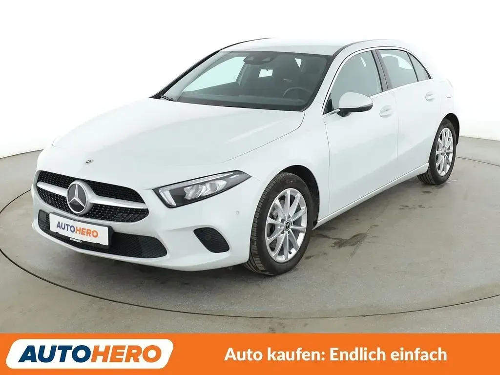 Gebraucht Mercedes A200 163 PS (119 kW) 2020 Limousine