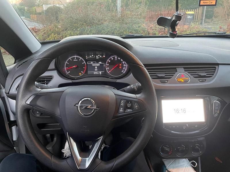 Gebraucht Opel Corsa 69 PS (50 kW) 2016 Weiß Kleinwagen