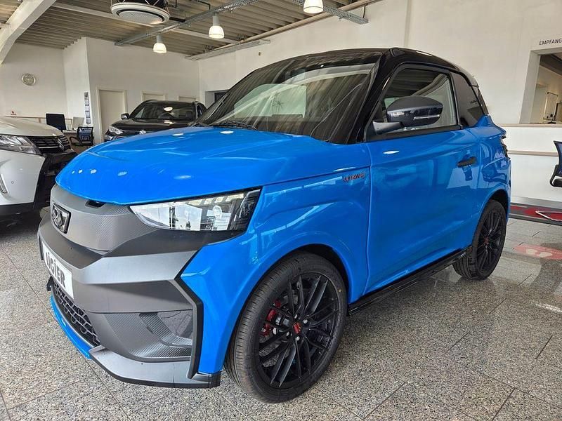 Nouă Ligier JS50 2025 Albastru Hatchback