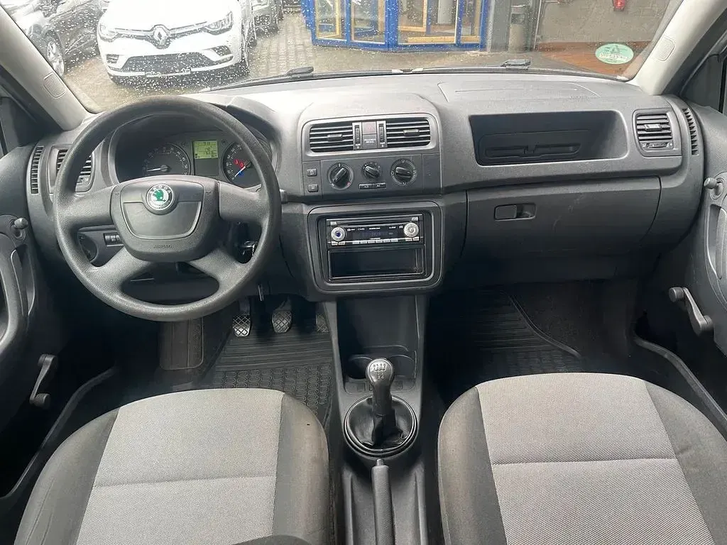 Gebraucht Skoda Fabia Classic 90 PS (66 kW) 2011 Silber Limousine