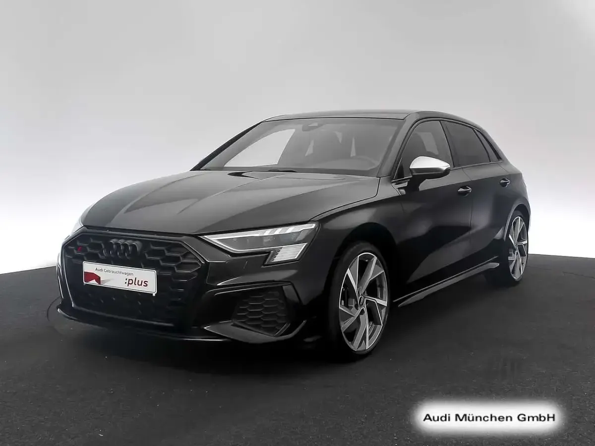 Gebraucht Audi S3 Ambiente 310 PS (228 kW) 2024 Mythosschwarz metallic Limousine