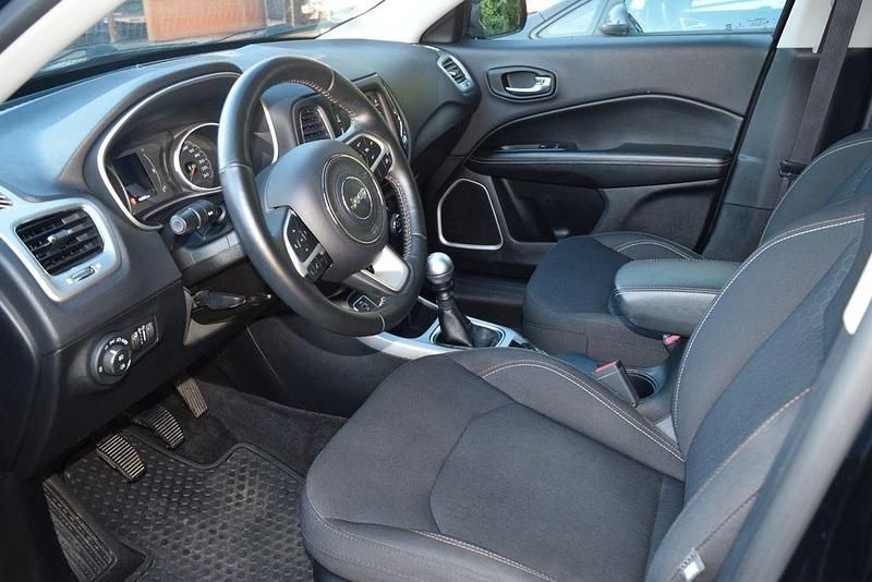 Gebraucht Jeep Compass Longitude 140 PS (102 kW) 2018 Schwarz SUV