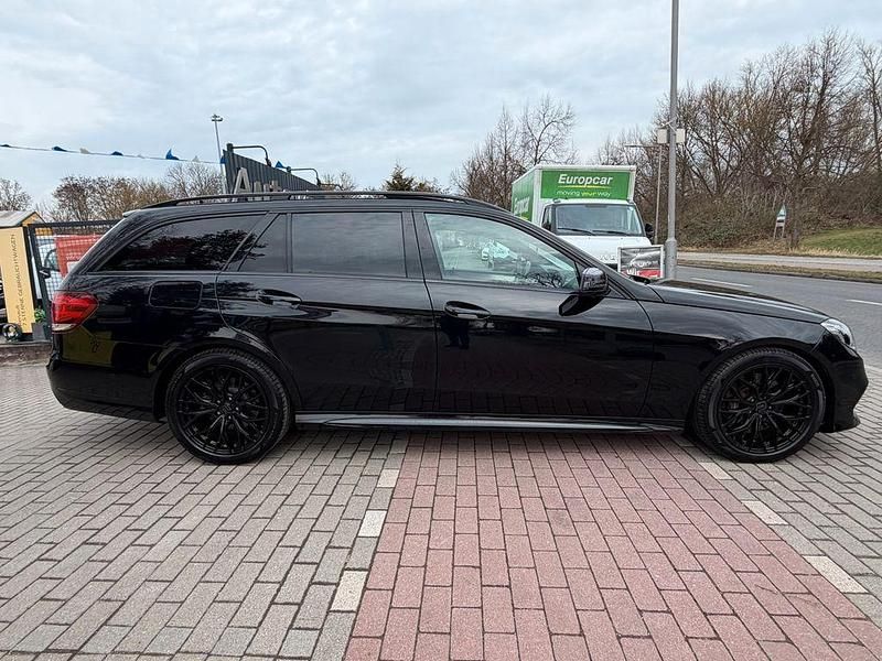 Gebraucht Mercedes E350 AMG 258 PS (189 kW) 2015 Schwarz Limousine