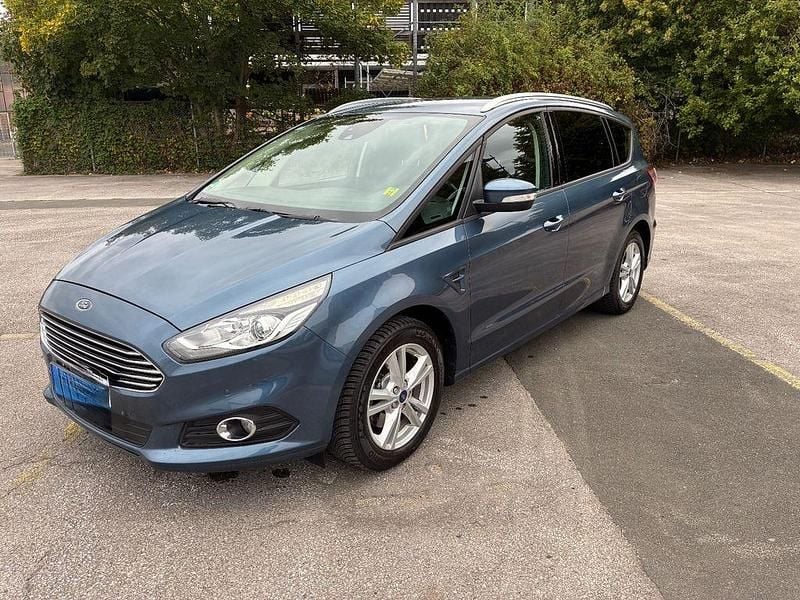 Blau Gebraucht 2019 Ford S-MAX S Van / Kleinbus | 18.300 € (Fairer Preis) - Bild 1/4
