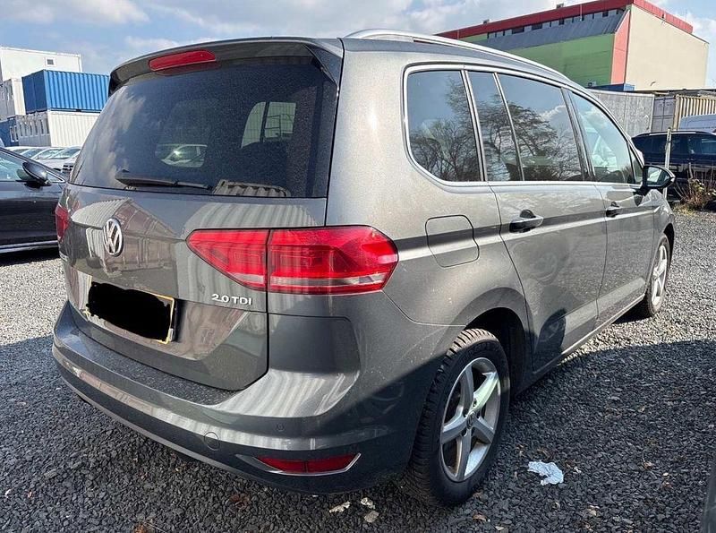 Gebraucht VW Touran Highline 150 PS (110 kW) 2016 Grau Van / Kleinbus