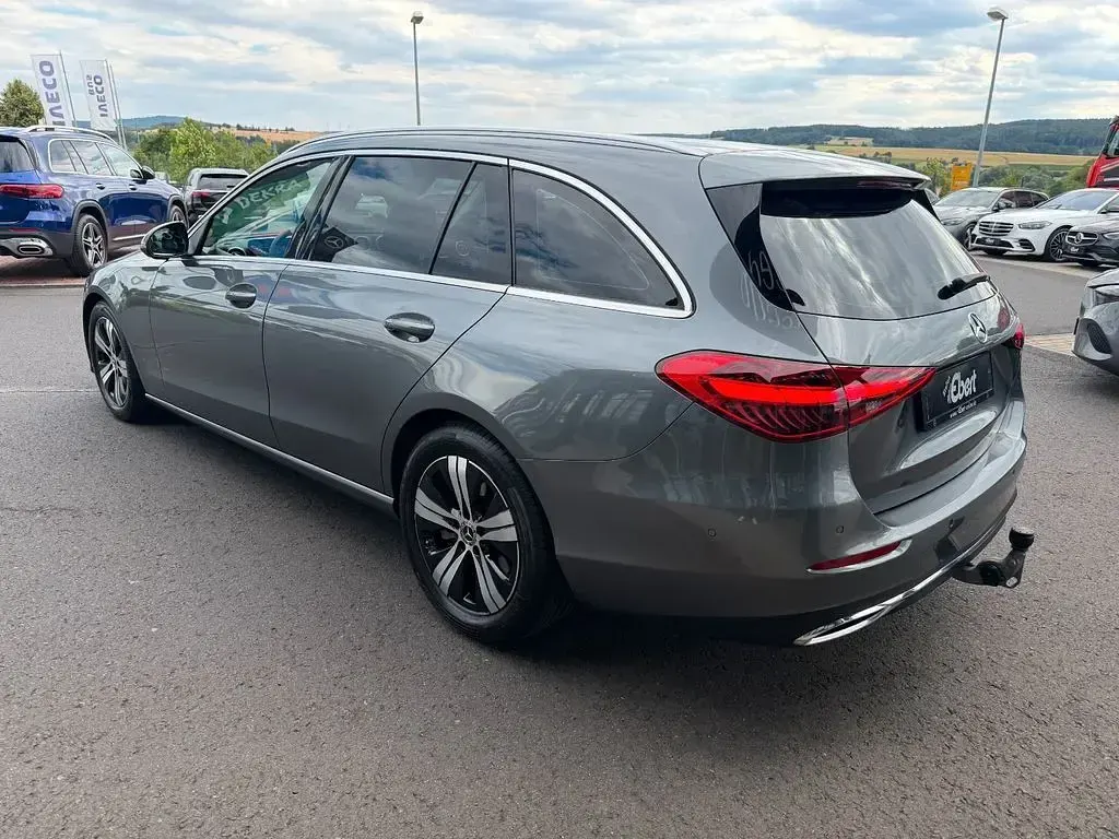 Gebraucht Mercedes 220 Avantgarde 200 PS (147 kW) 2022 Grau Limousine
