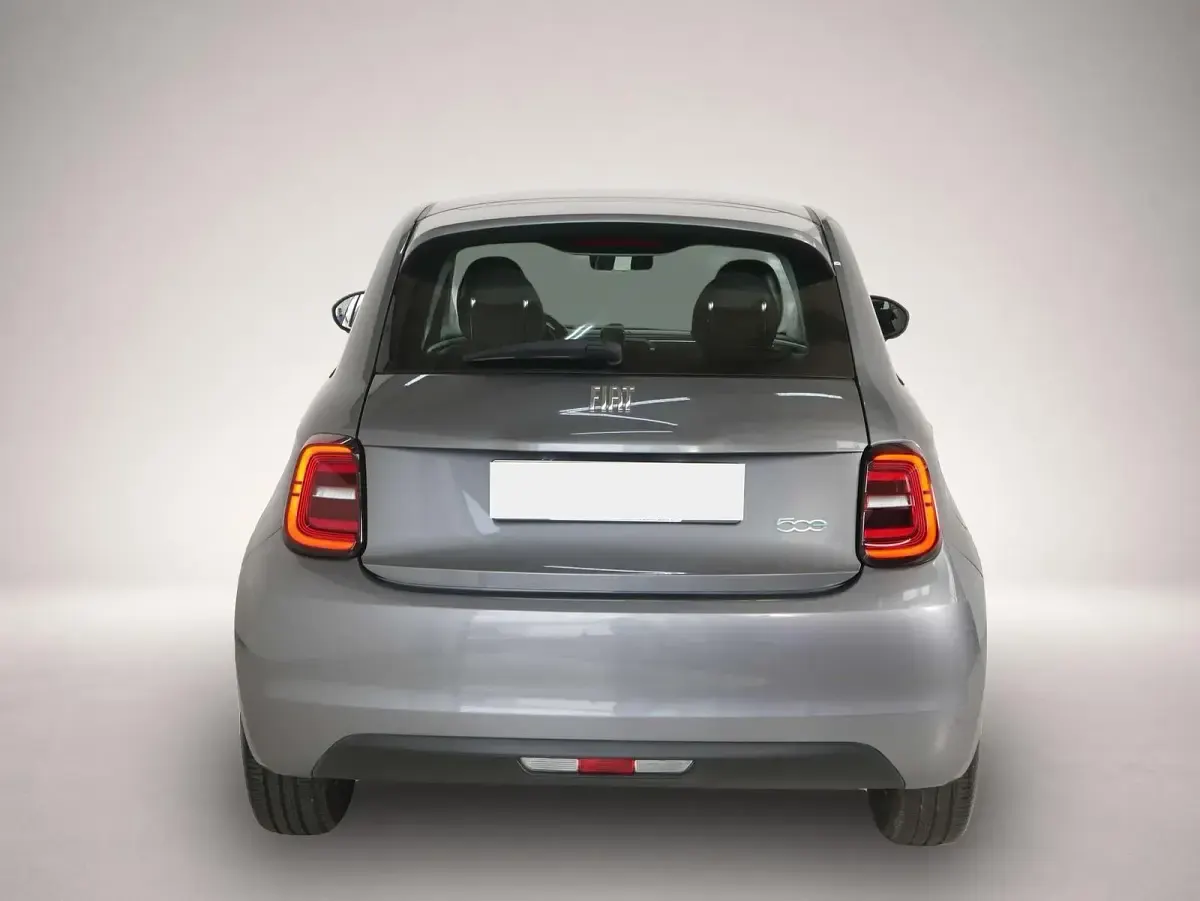 Gebraucht Fiat 500e Action 69 kW (95 PS) 2022 Manufacturer Limousine